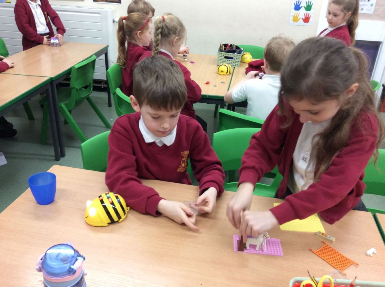•	Small classes where your child is part of the Curzon family